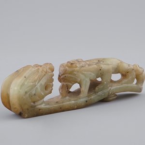 Une boucle de ceinture en jade sculpté, Chine, 20ème — photo 7