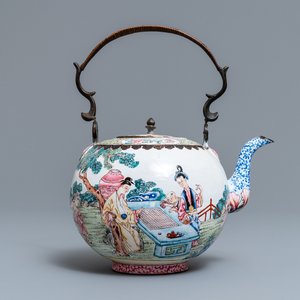 Une bouilloire en émaux de Canton, Chine, Yongzheng — photo 1