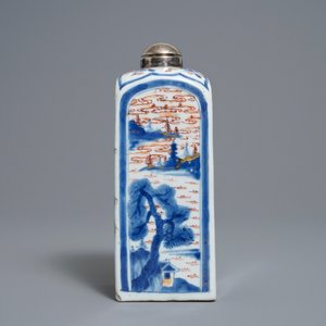 Une bouteille de forme carrée à monture en argent en porcelaine de Chine de style Imari, Kangxi — photo 5