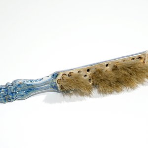 Une brosse en faïence de Delft bleu et blanc, 1ère moitié du 18ème — photo 3