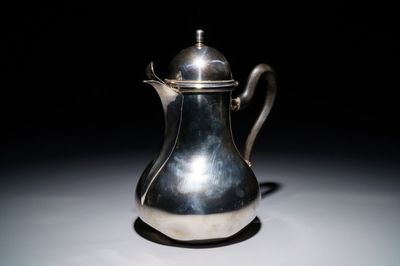 Une cafetière en argent à prise en bois, Paris, France, ca. 1798-1809