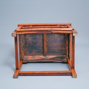 Une chaise en bois incrusté de panneaux en bois sculpté, Chine, 19ème — photo 8