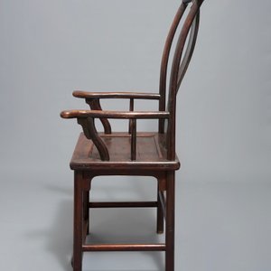 Une chaise en bois sculpté, Chine, 19/20ème — photo 5