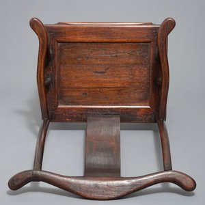 Une chaise en bois sculpté, Chine, 19/20ème — photo 6