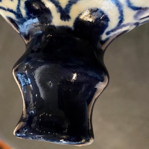 Une chevrette en majolique d'Anvers en bleu et blanc, 2ème moitié du 16ème — photo 12