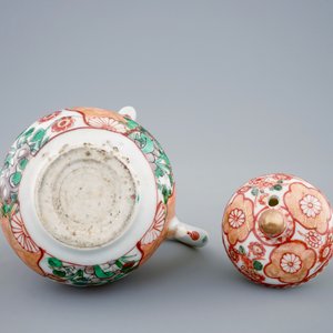 Une chocolatière en porcelaine de Chine verte-Imari, Kangxi — photo 7