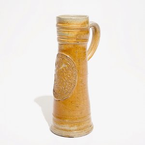 Une chope de type schnelle en grès de Raeren aux armes de Friedrich IV, datée 1604 — photo 1