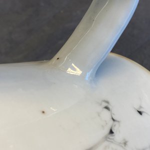 Une chope en porcelaine de Chine famille rose figurant une femme semi-déshabillée, Qianlong — photo 12