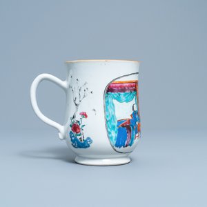 Une chope en porcelaine de Chine famille rose figurant une femme semi-déshabillée, Qianlong — photo 5
