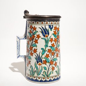 Une chope en style Iznik en faïence de Samson à couvercle en argent, France, 19ème — photo 4
