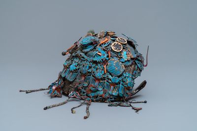 Une coiffe rehaussée de plumes de martin-pêcheur, corail et argent, Chine, 19ème
