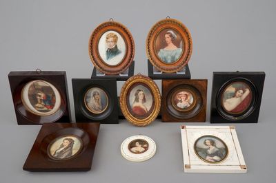 Une collection de 10 miniatures sur ivoire, 19/20ème siècle