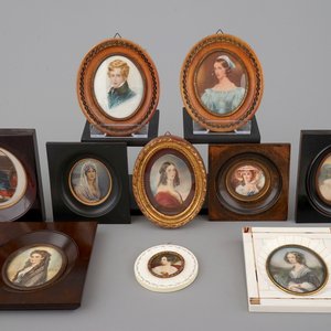 Une collection de 10 miniatures sur ivoire, 19/20ème siècle — photo 1