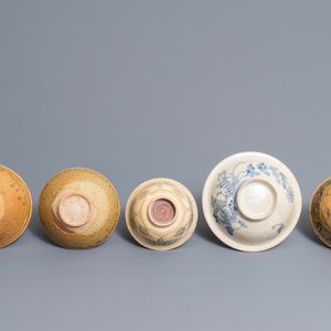 Une collection de 13 pièces en céramique de Vietnam, 14/15ème — photo 4