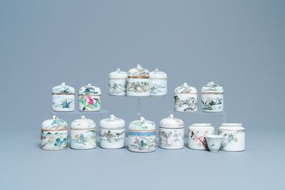 Une collection de 14 réchauds en porcelaine de Chine qianjiang cai, 19/20ème