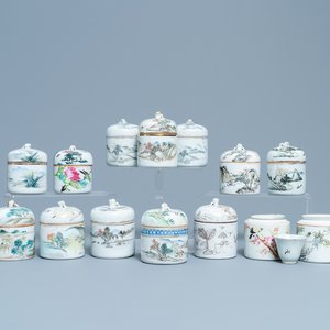 Une collection de 14 réchauds en porcelaine de Chine qianjiang cai, 19/20ème — photo 1