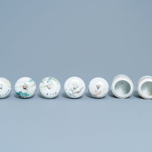 Une collection de 14 réchauds en porcelaine de Chine qianjiang cai, 19/20ème — photo 10