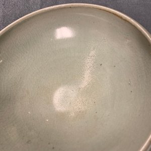 Une collection de 15 pièces en grès porcelaineux émaillé céladon et crème, Song et après — photo 57