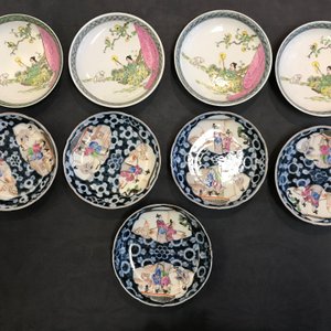 Une collection de 23 tasses et 33 soucoupes en porcelaine de Chine et de Japon, 18/19ème — photo 18