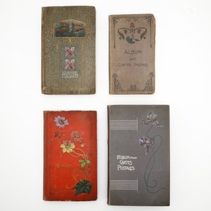 Une collection de cartes postales dans six albums et trois albums de timbres, 19/20ème — photo 2