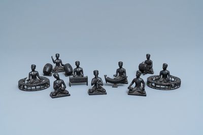Une collection de figures miniatures de musiciens en bronze, Inde ou Indonésie, 19/20ème