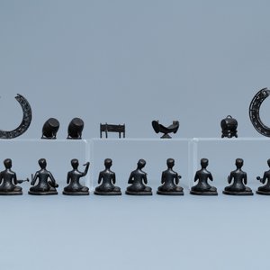 Une collection de figures miniatures de musiciens en bronze, Inde ou Indonésie, 19/20ème — photo 3