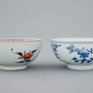 Une collection de porcelaines de Chine famille rose, Imari et bleu et blanc, époque Qianlong, 18ème — photo 5