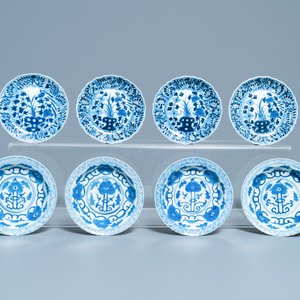 Une collection de tasses et soucoupes en porcelaine de Chine en bleu et blanc, 19ème — photo 6