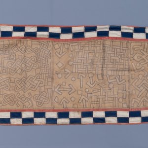 Une collection de textiles africains et deux paniers, la plupart Kuba, Congo, 19/20ème — photo 10