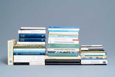Une collection d'ouvrages de référence et de catalogues sur les majoliques italiennes