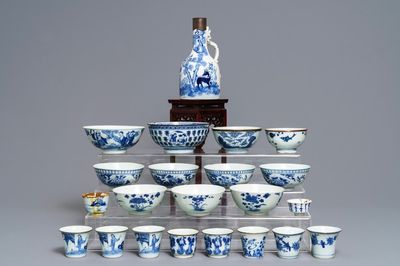 Une collection en porcelaine de Chine 'Bleu de Hue' pour le Vietnam, 19ème