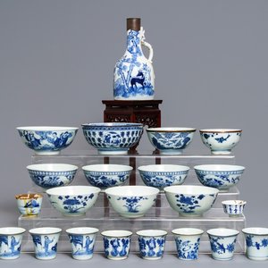 Une collection en porcelaine de Chine 'Bleu de Hue' pour le Vietnam, 19ème — photo 1