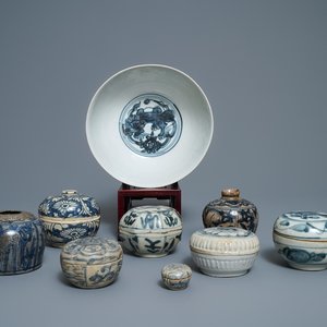 Une collection en porcelaine de Chine en bleu et blanc dite 'de Swatow', Ming — photo 1