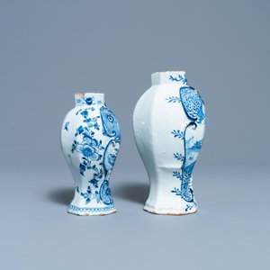 Une collection variée d'assiettes et de vases en faïence de Delft en bleu et blanc, 18ème — photo 9