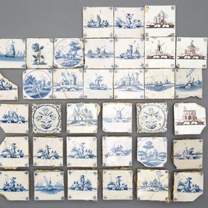 Une collection variée de carreaux en faïence de Delft, 17/19ème — photo 1