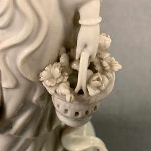 Une collection variée de figures en porcelaine de Chine, 18ème et après — photo 50