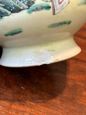 Une collection variée de huit pièces en porcelaine de Chine famille rose, 18/19ème — photo 10