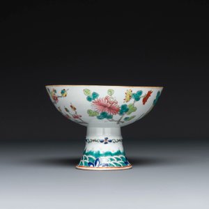 Une collection variée de huit pièces en porcelaine de Chine famille rose, 18/19ème — photo 5