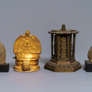 Une collection variée d'objets votives, Tibet, 19/20ème — photo 3