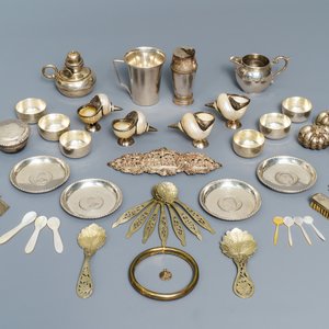 Une collection variée en argent et nacre, 19/20ème — photo 1