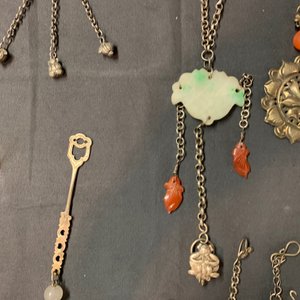 Une collection variée en argent incrusté d'agate et jade, Chine, 19/20ème — photo 14