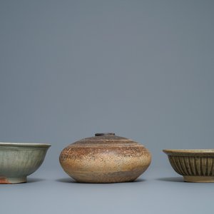 Une collection variée en grès émaillé, Thaïlande, Sawankhalok, 15ème et après — photo 8