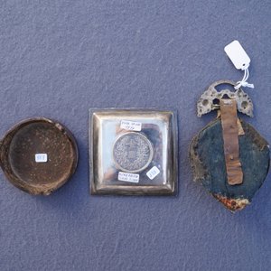 Une collection variée en metal paktong, bronze doré et argent, Chine et Inde, 17ème et après — photo 13