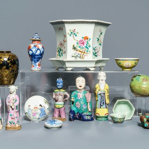 Une collection variée en porcelaine de Chine, 18/20ème — photo 1