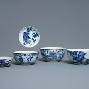 Une collection variée en porcelaine de Chine 'Bleu de Hue' pour le Vietnam, 19ème — photo 1
