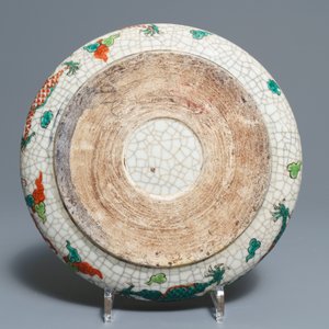 Une collection variée en porcelaine de Chine bleu et blanc et famille verte, 19ème — photo 11