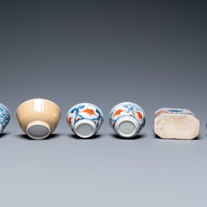 Une collection variée en porcelaine de Chine en bleu et blanc, famille rose et de style Imari, Kangxi/Qianlong — photo 11