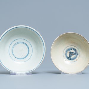 Une collection variée en porcelaine de Chine en bleu et blanc, Ming et après — photo 11