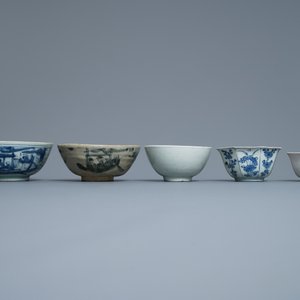 Une collection variée en porcelaine de Chine, e.o. de l'épave du Hatcher cargo, époque Transition — photo 2