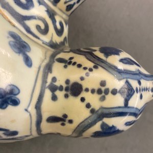 Une collection variée en porcelaine de Chine et grès de Yixing, Ming et après — photo 15